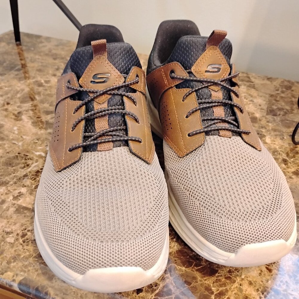 Like-New Sketchers Relaxed Fit: Slade - Breyer-9 Wide Width - Picture 2 of 7